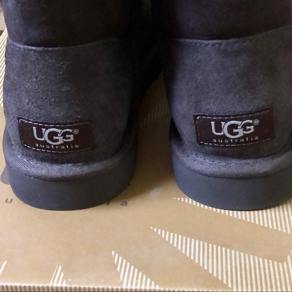 UGG Bailey Button Chocolate Winter Snow Boots - Picture 6 of 10